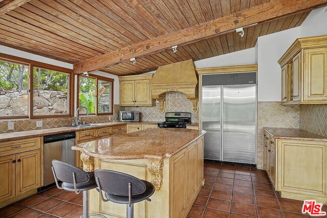 Photo - 800 Bramble Way