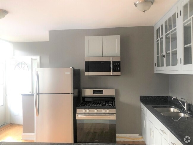 Building Photo - 4307 W 63rd St Unit 2F Rental
