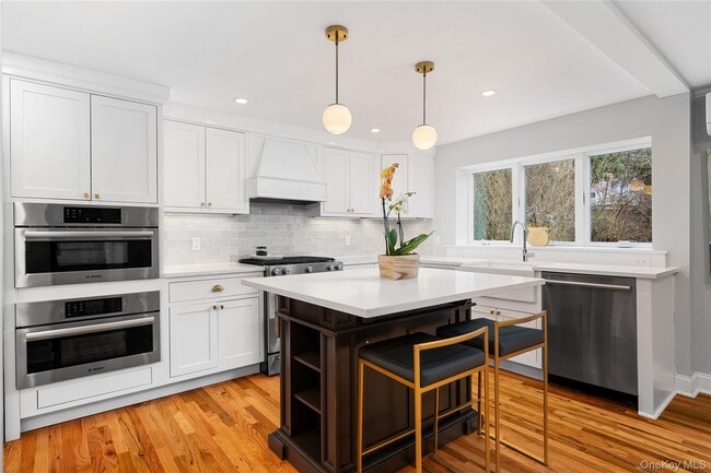 Photo - 1001 Shore Acres Dr