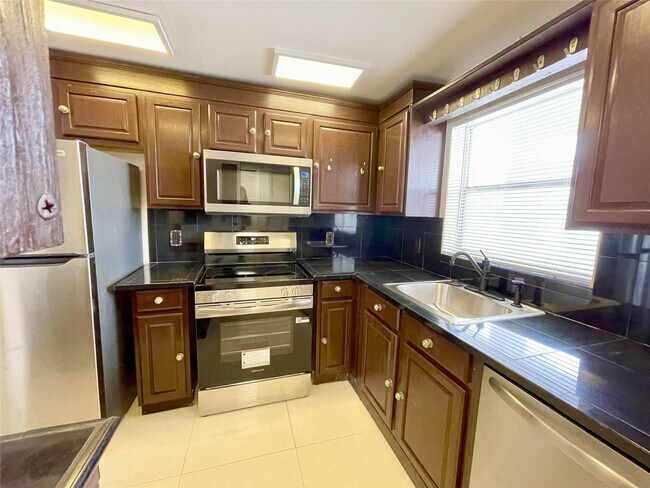 Photo - 5090 SW 64th Ave Unit 204