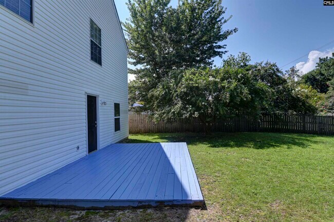 Photo - 141 Wigmore Ln House