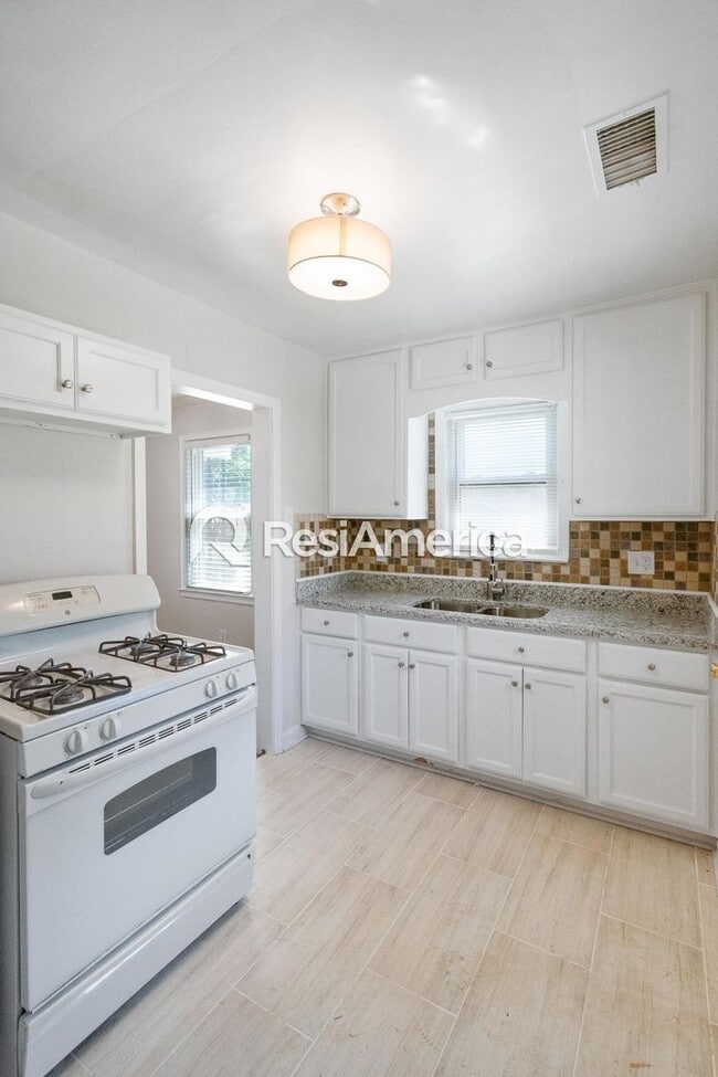 Photo - Newly Renovated off High Point Terrace!