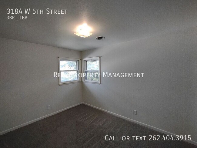 Photo - 318A W 5th St