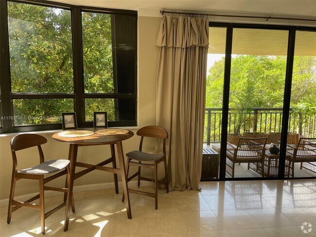 Building Photo - 10175 Collins Ave Unit 208 Rental
