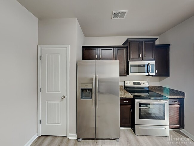 Photo - 37 Longleaf Cir