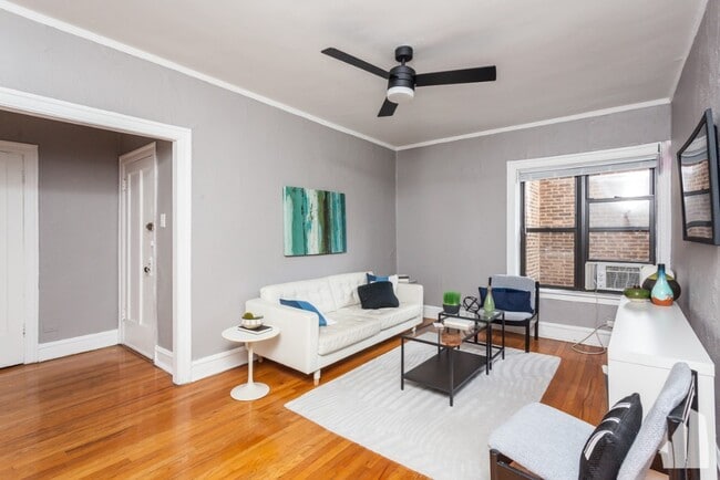 Photo - 628 W Cornelia Ave