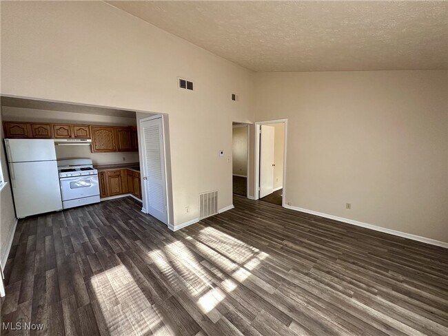 Photo - 281 Grove St Unidad 281