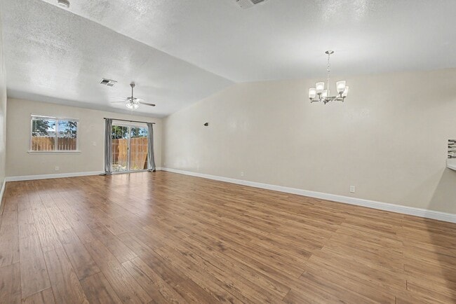 Photo - 1741 Wildflower Cir