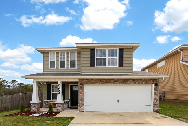 Building Photo - 507 Eisenhower Dr