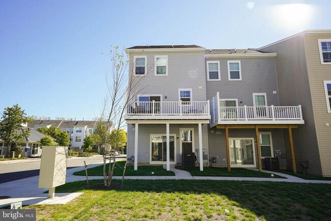 Photo - 414 Waterfield Ct