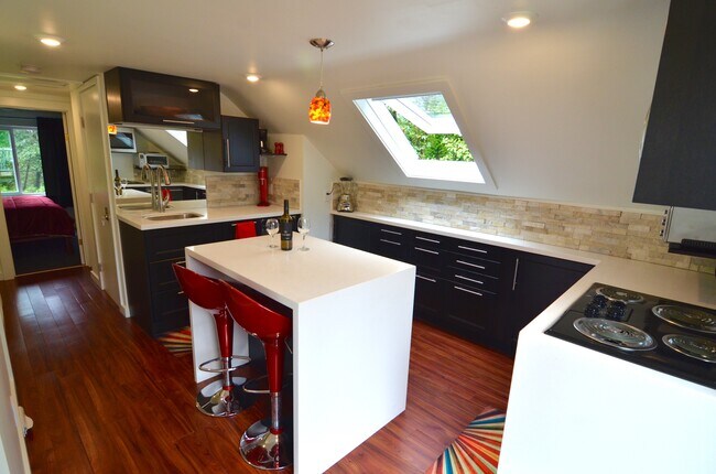 Photo - 1210 14th St E