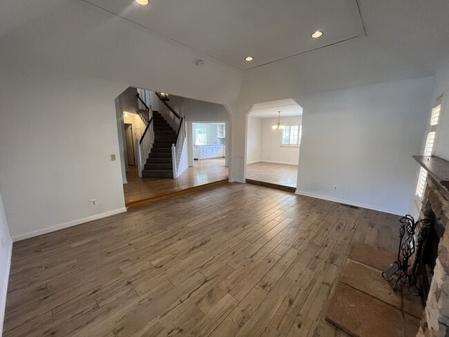 Photo - 511 Bluff Dr