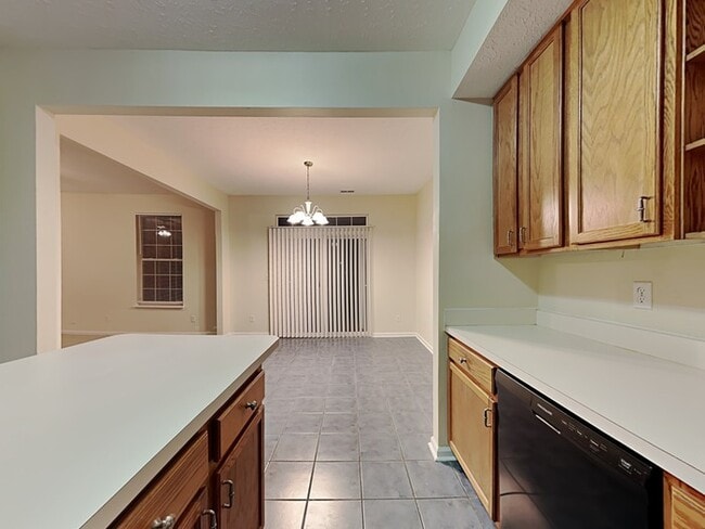 Photo - 1049 Springwater Cir