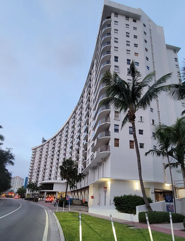 Photo - 6039 Collins Ave