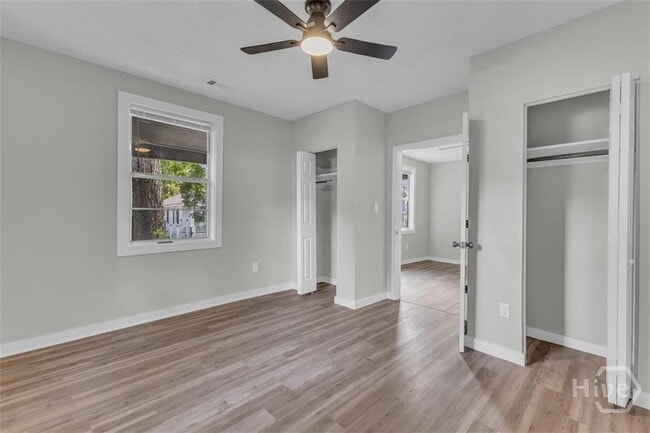 Photo - 832 W 44th St Unit 832 W 44th St