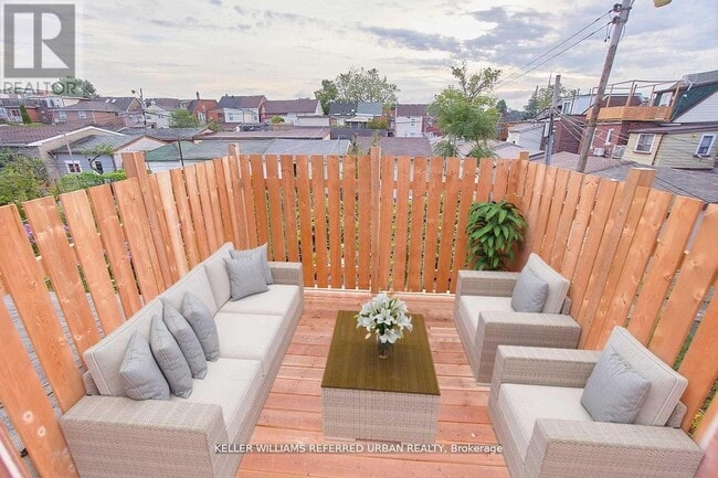 Photo - 559 Dufferin St