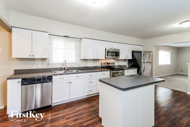 Photo - 515 Brelsford Ave