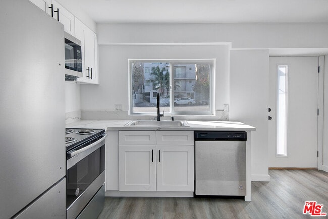 Photo - 1610 S Beverly Glen Blvd Unit 9