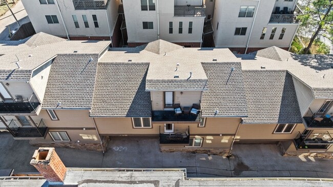 Photo - This luxurious townhouse on Cherry St.