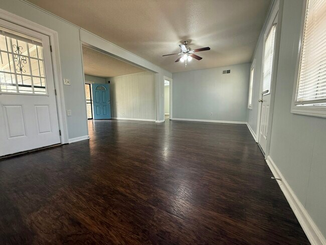 Photo - 4065 Haliburton St