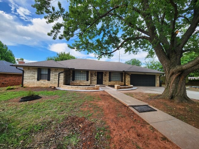 Building Photo - 2301 Bent Trail Rd