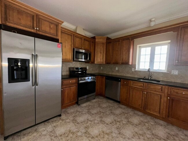 Photo - 272 St Pauls Ave Unit 1