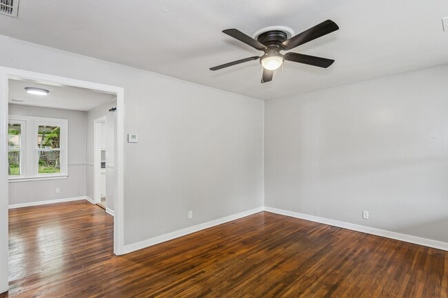 Photo - 229 S Edwards Ave