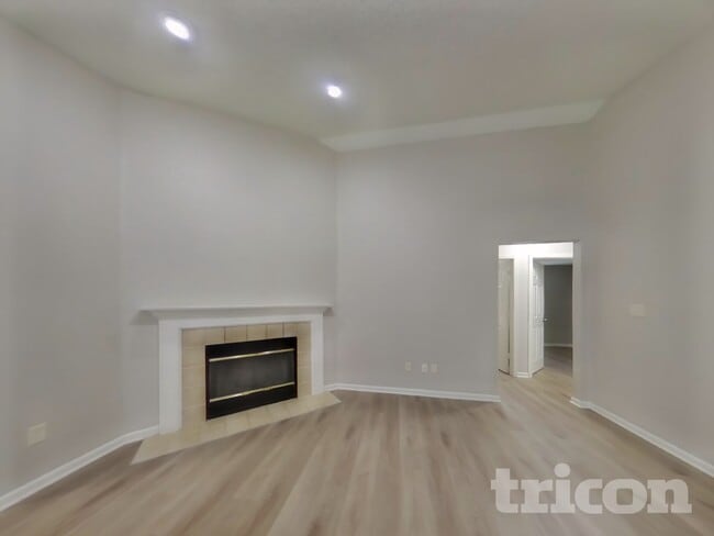 Photo - 345 Bent Stream Ln