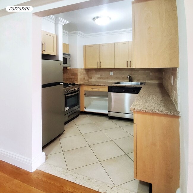 Photo - 401 W 56th St