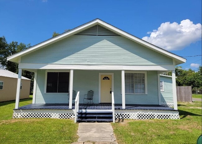 Building Photo - 300 W Verdine St