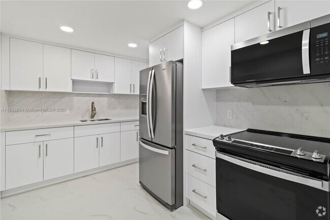 Building Photo - 7144 Southgate Blvd Rental
