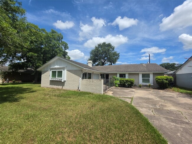 Building Photo - 7334 Darnell St