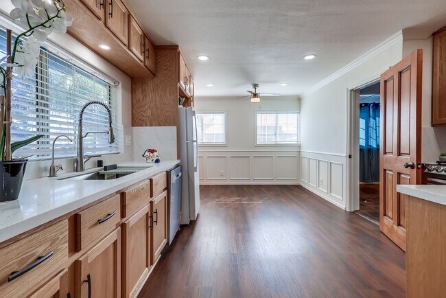 Photo - 4445 Marine Ave