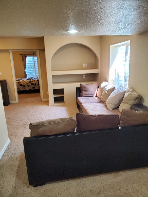 2532 Iowa Dr