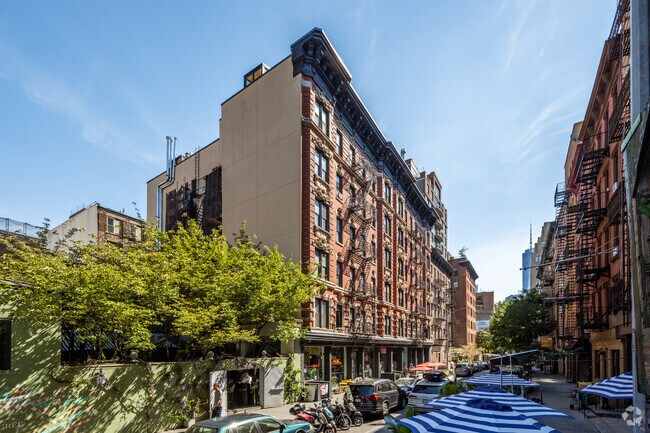 Northwest Corner - 72-74 Thompson St Apartments