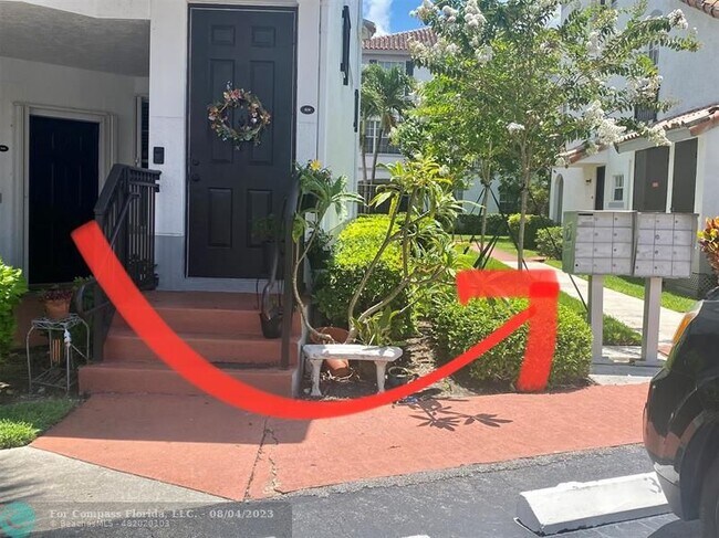 Photo - 725 SW 148th Ave