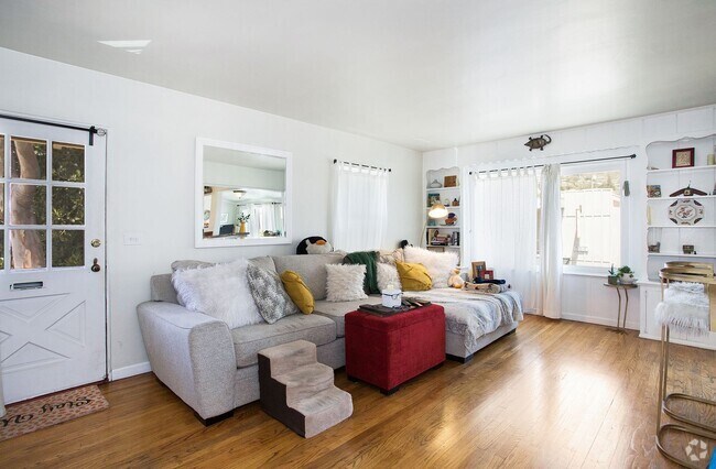 Building Photo - Centrally Located in the heart of Laguna V... Rental