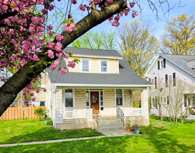 Building Photo - 712 S Broad St