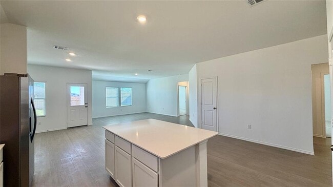 Photo - 205 Corniche Cir