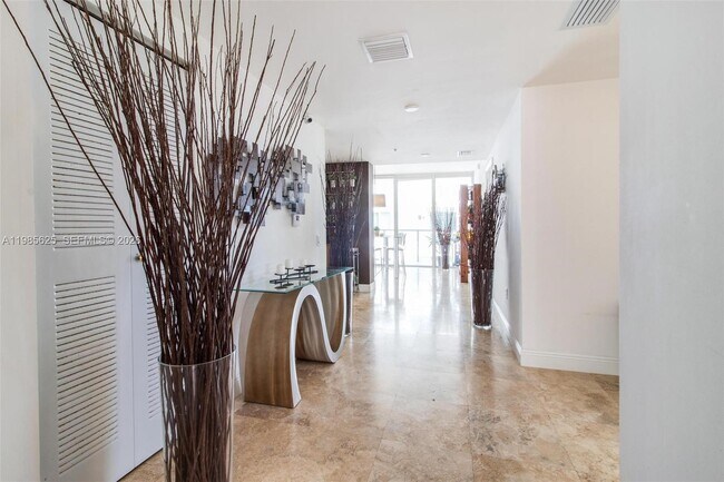 Photo - 6305 Indian Creek Dr Unit 5A