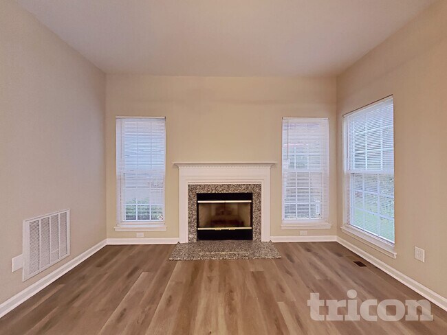 Photo - 6902 Fenwick Dr