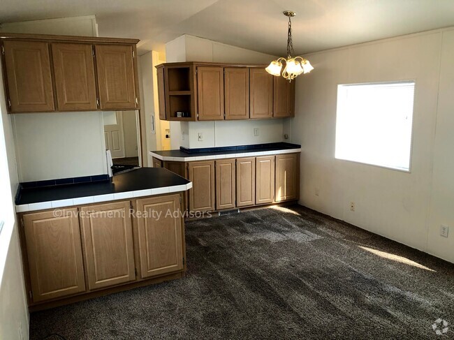 Building Photo - Single Family Home in Tooele!