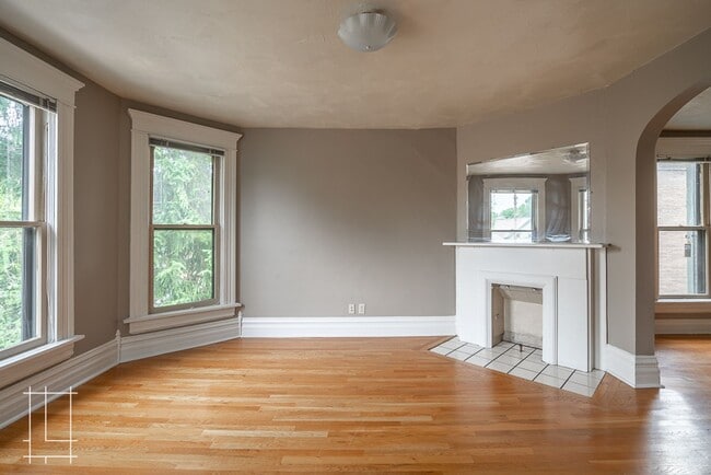 Photo - 207 W Hubbard Ave Unit 209 W. Hubbard Ave.