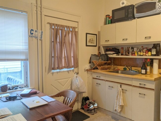 Photo - 2 Evergreen Sq Unit 1