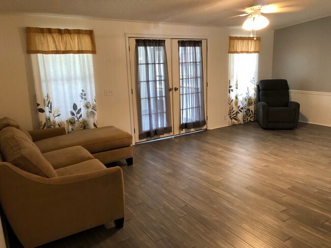 Photo - 4728 Belle Grv