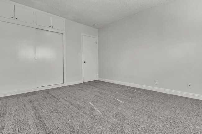 Photo - Royal Park Apartments