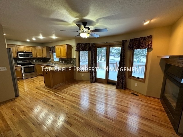 Photo - 737 E 23rd St N