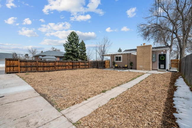 Photo - 895 Grove St