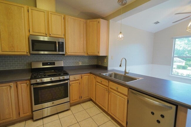 Photo - 1908 Wagon Wheel Cir W