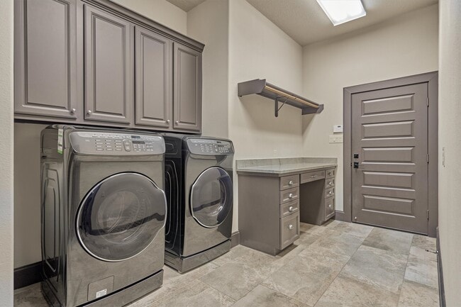 Photo - 39 Wycliffe Dr
